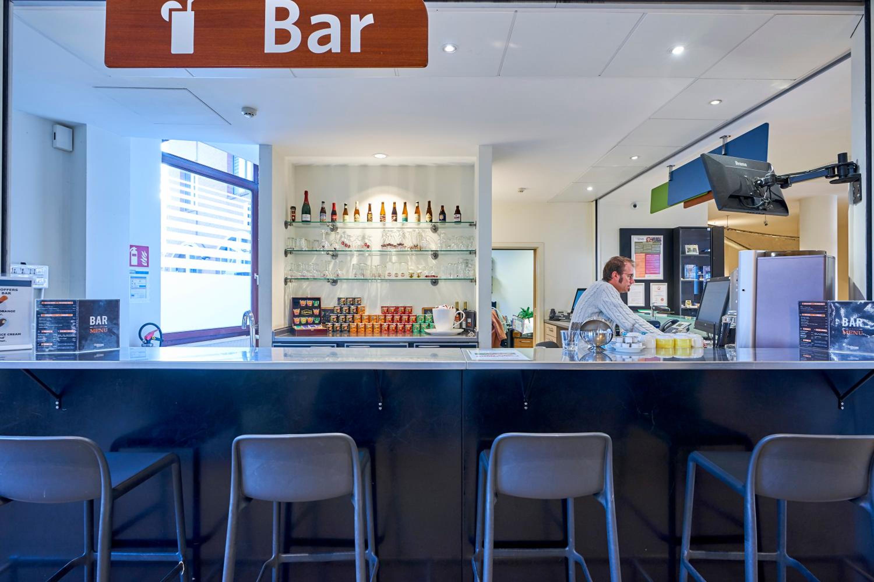 Фото Generation Europe Youth Hostel