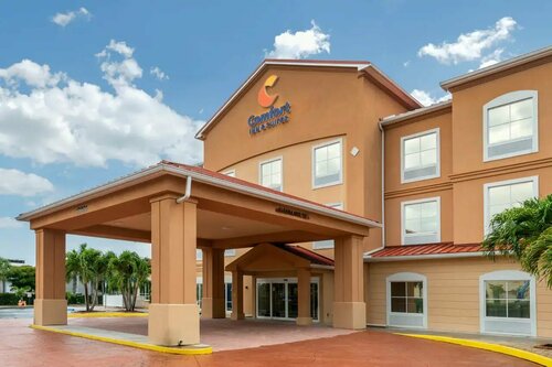 Гостиница Comfort Inn & Suites Airport в Форте Майерсе