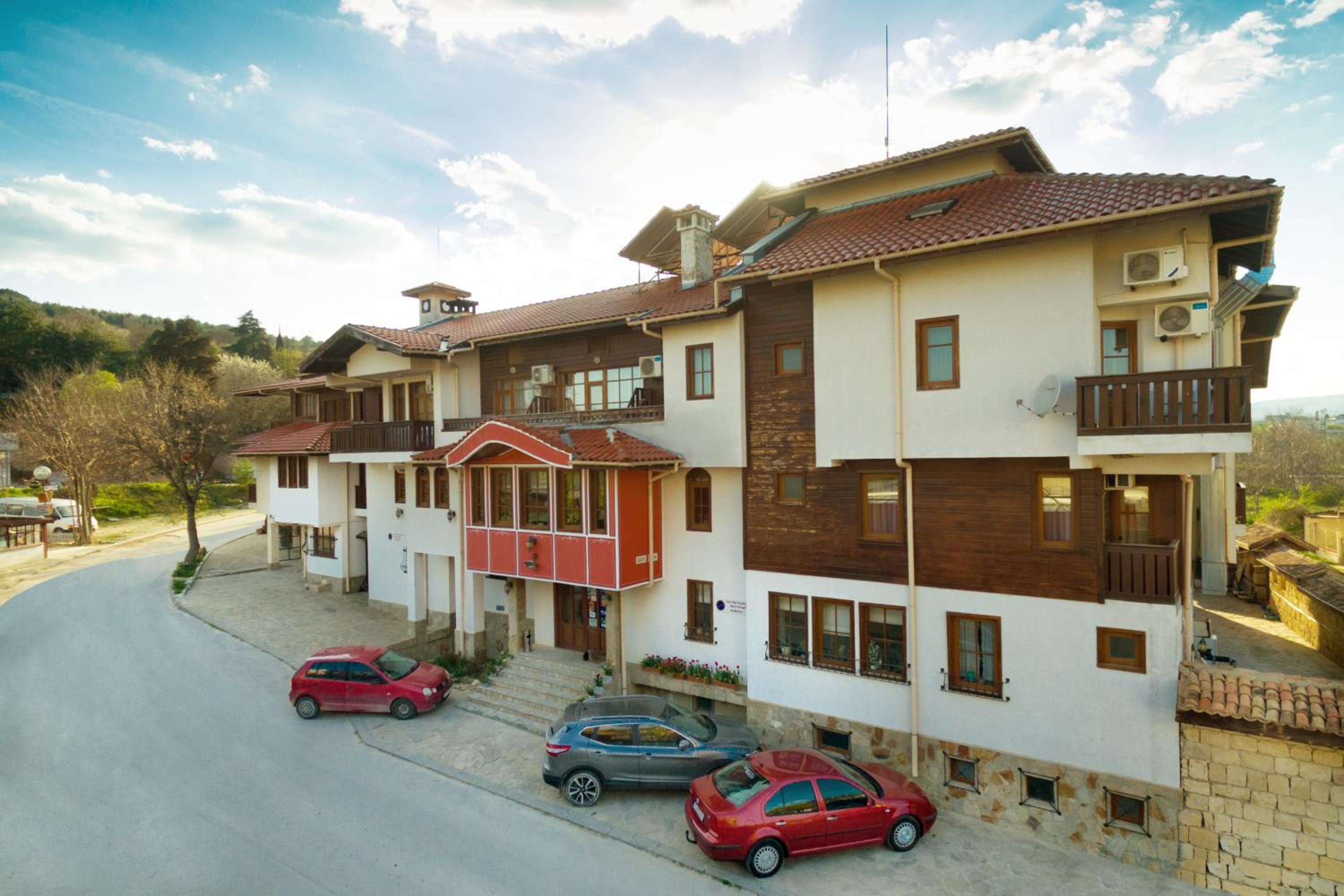 Фото Hotel Izvora