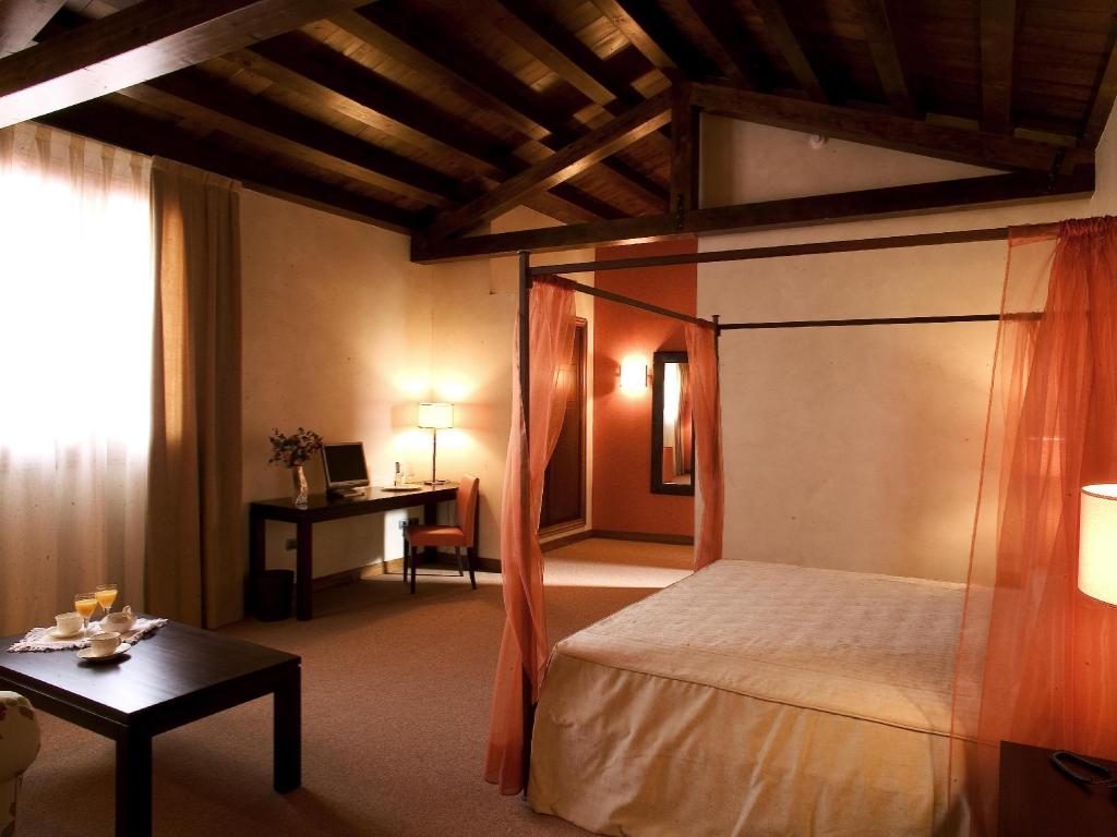 Фото Hotel Palacio San Facundo