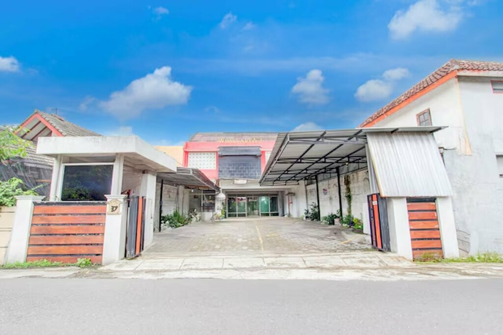 Hotel RedDoorz Syariah @ Wisma Arya 2, Earth, photo