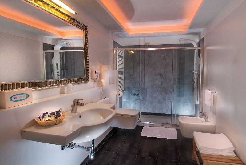 Фото Hotel Mediterraneo