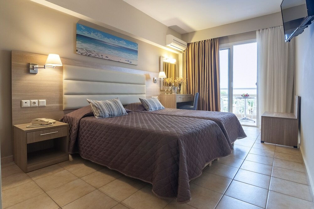 Фото Messonghi Beach Hotel
