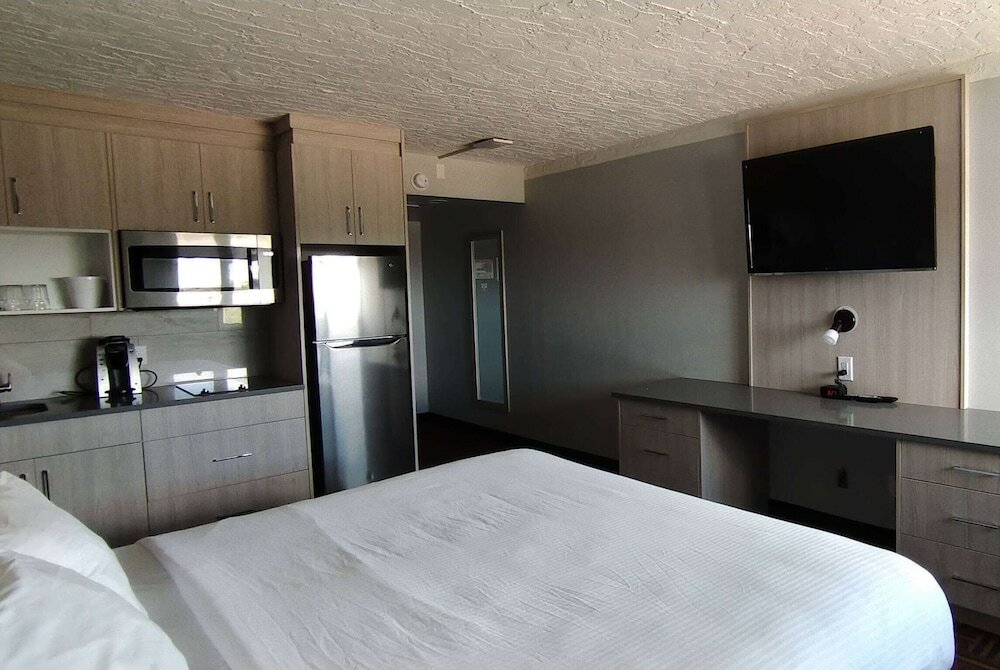 Фото Wyndham Garden Medicine Hat Conference Center