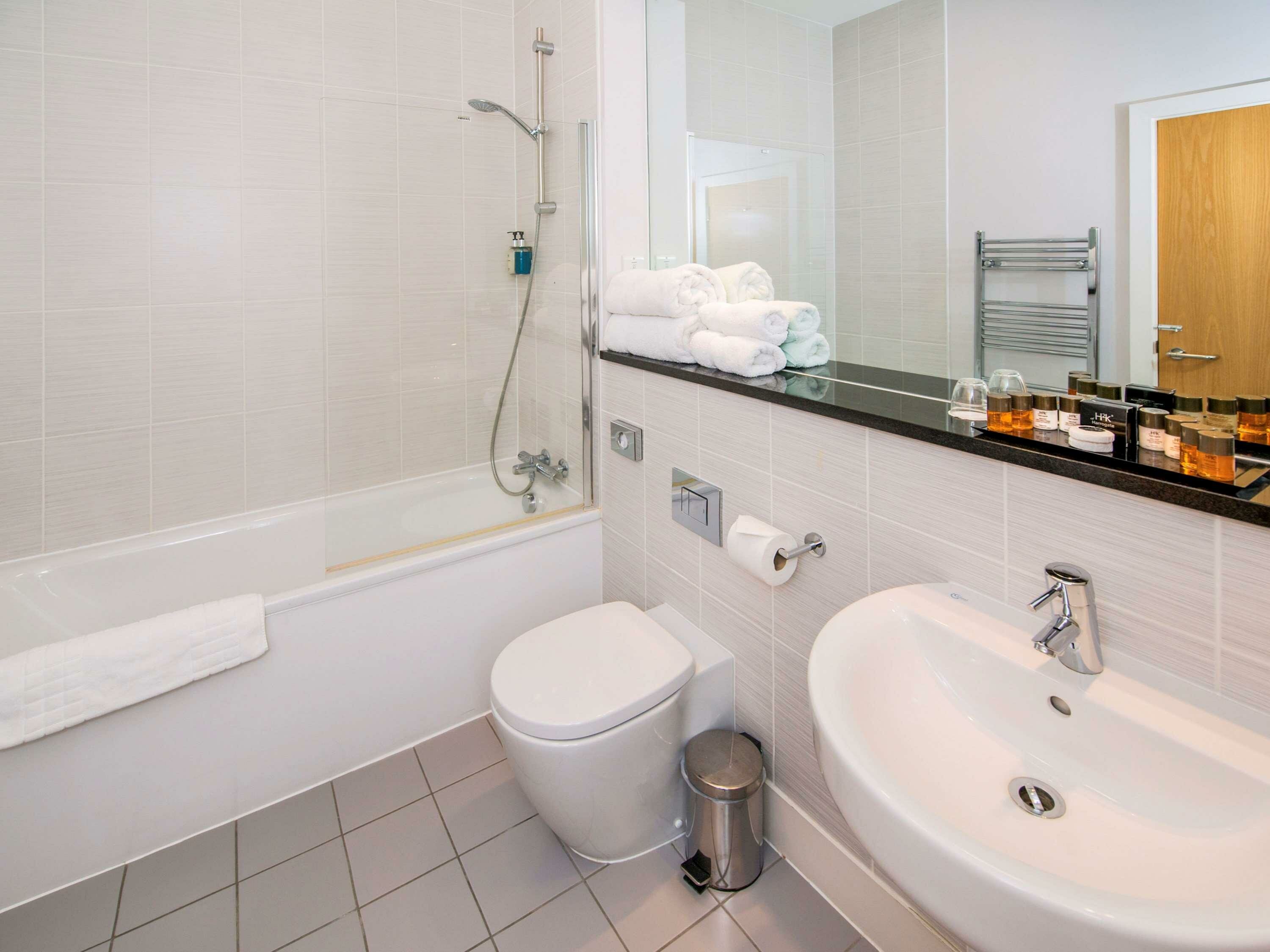 Фото Stanwell Hotel by Mercure