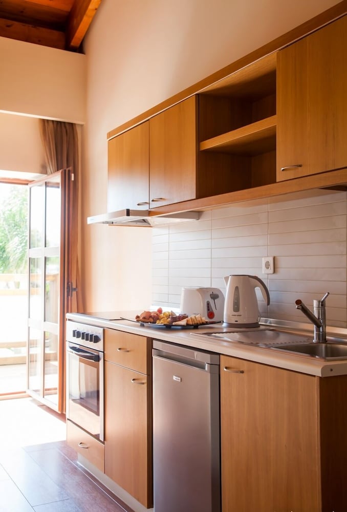 Фото Villa Di Mare Seaside Suites