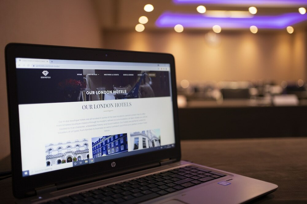 Фото Langham Court Hotel