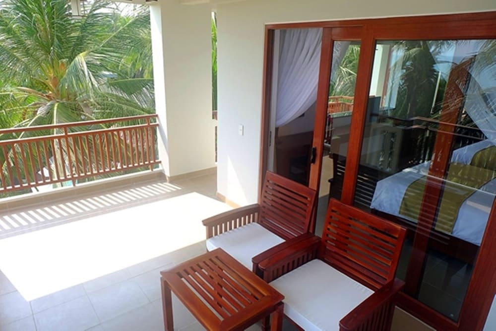 Фото Canary Beach Resort