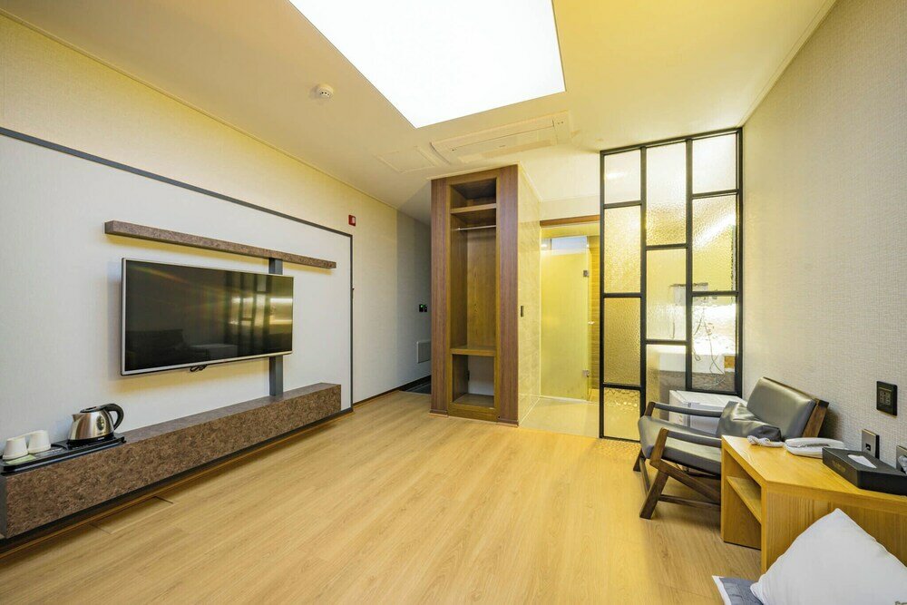 Фото Yeosu Jwasuyoung