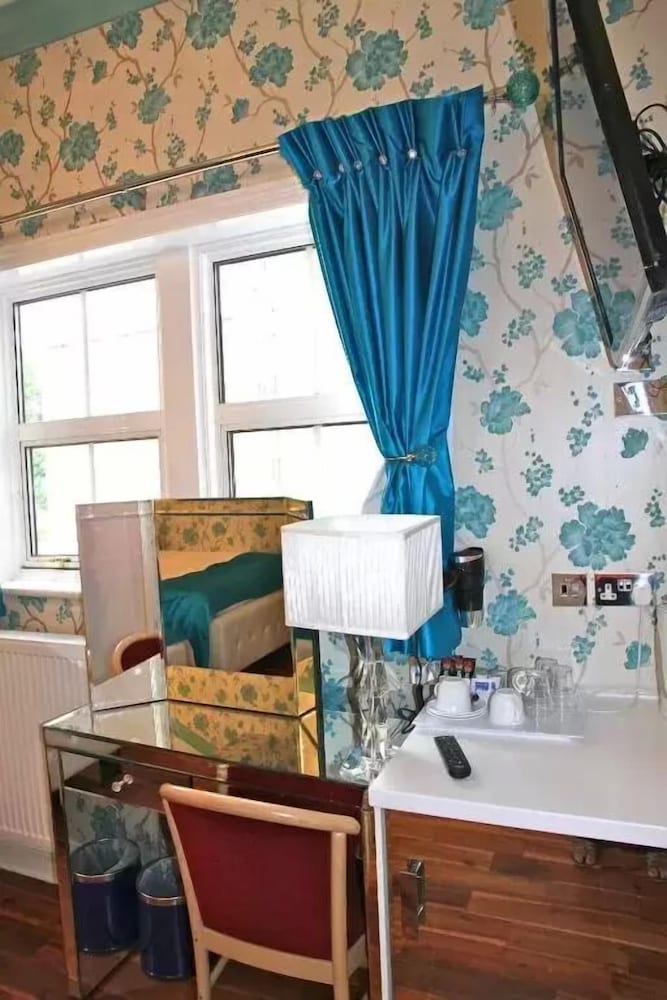 Фото Crompton Guest House