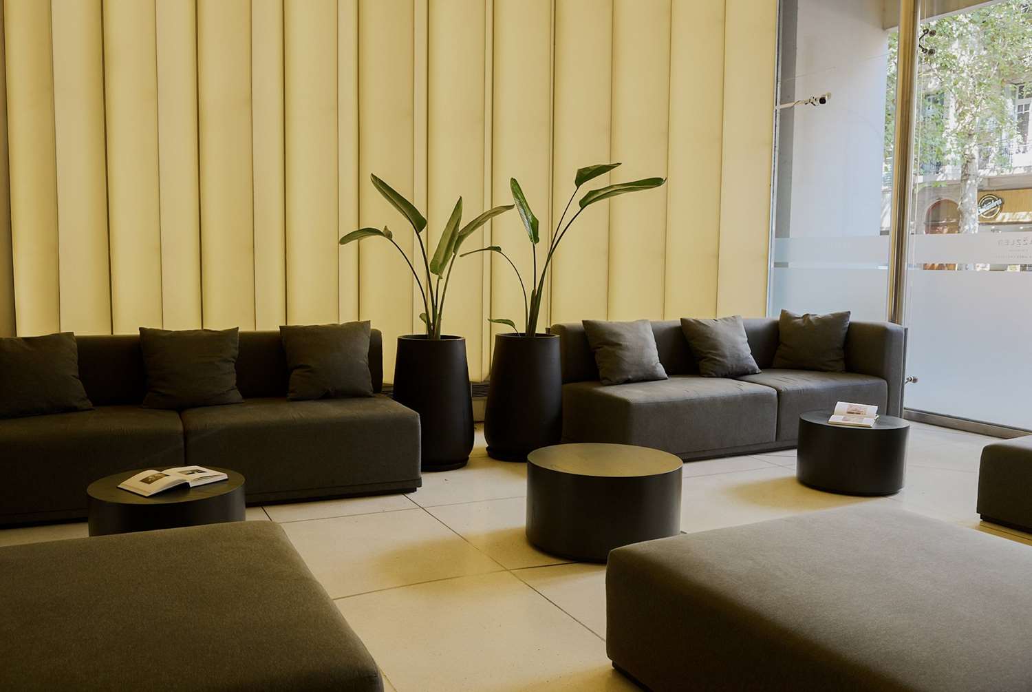 Фото Dazzler by Wyndham Buenos Aires Recoleta