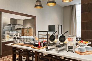 Гостиница Hilton Garden Inn Charlotte SouthPark