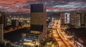 отель Jinling Grand Hotel