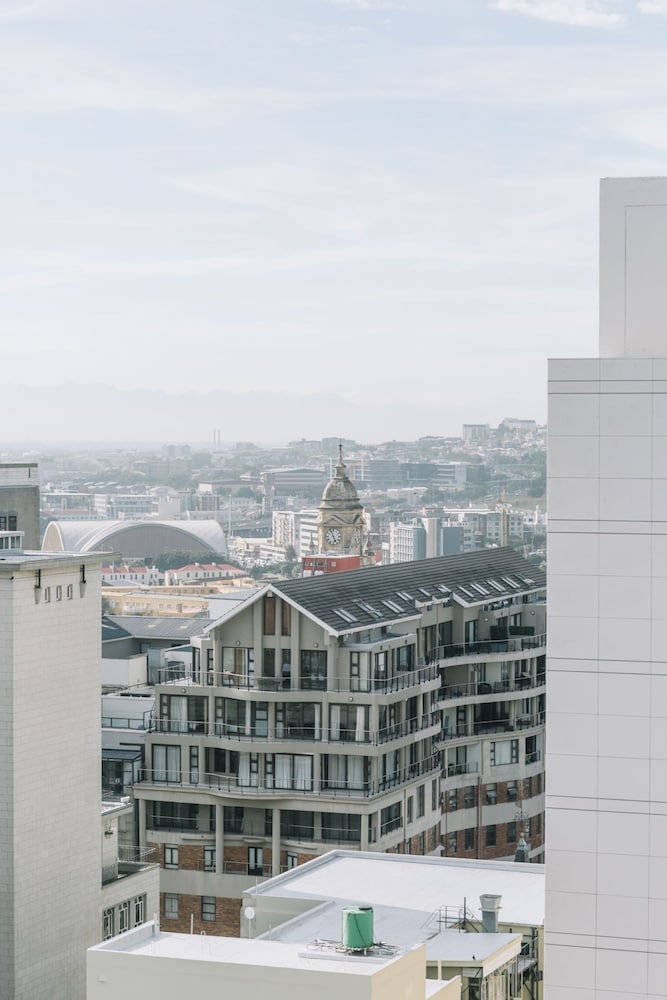 Фото Mandela Rhodes Place Hotel