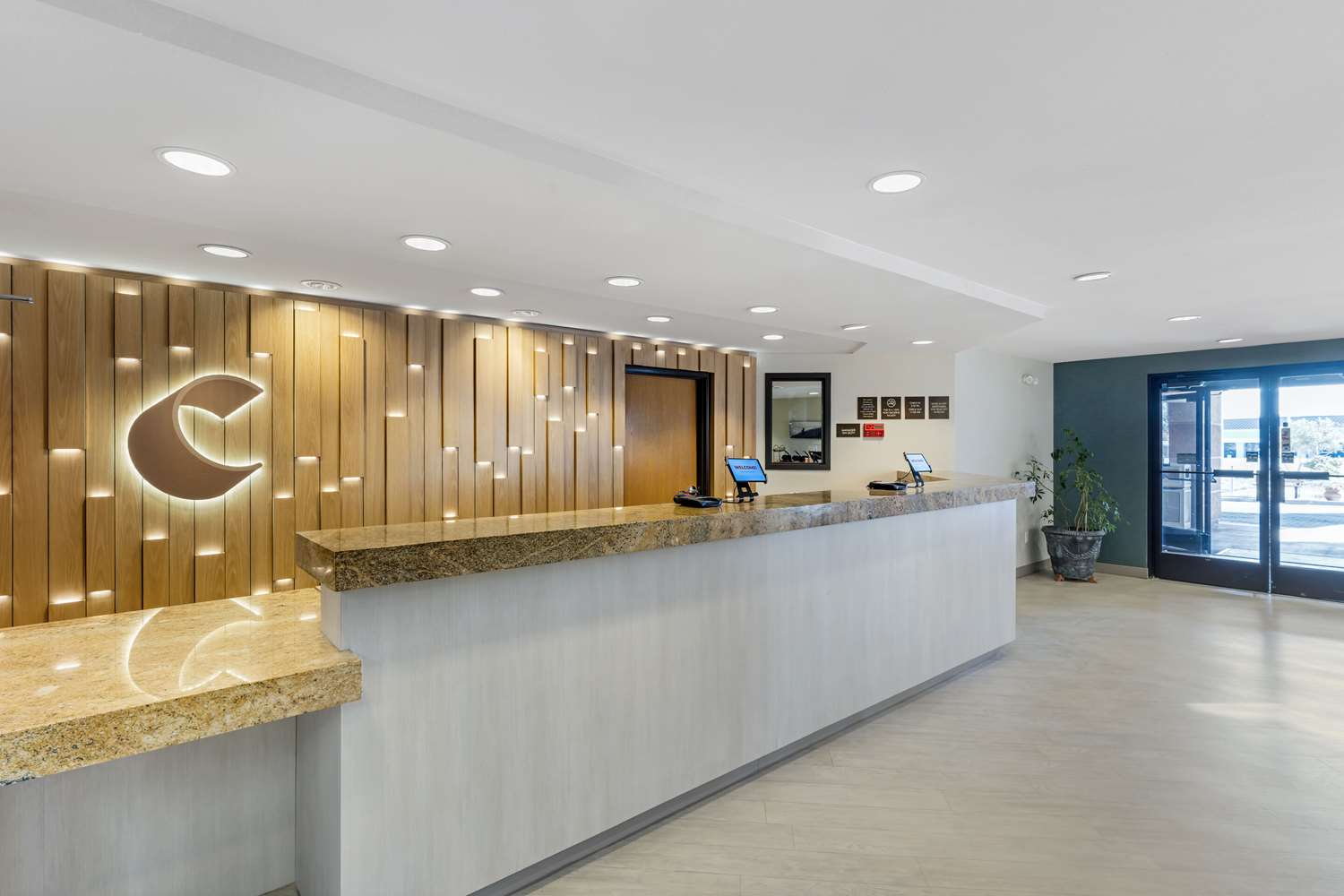 Фото Comfort Inn Marina on the Monterey Bay