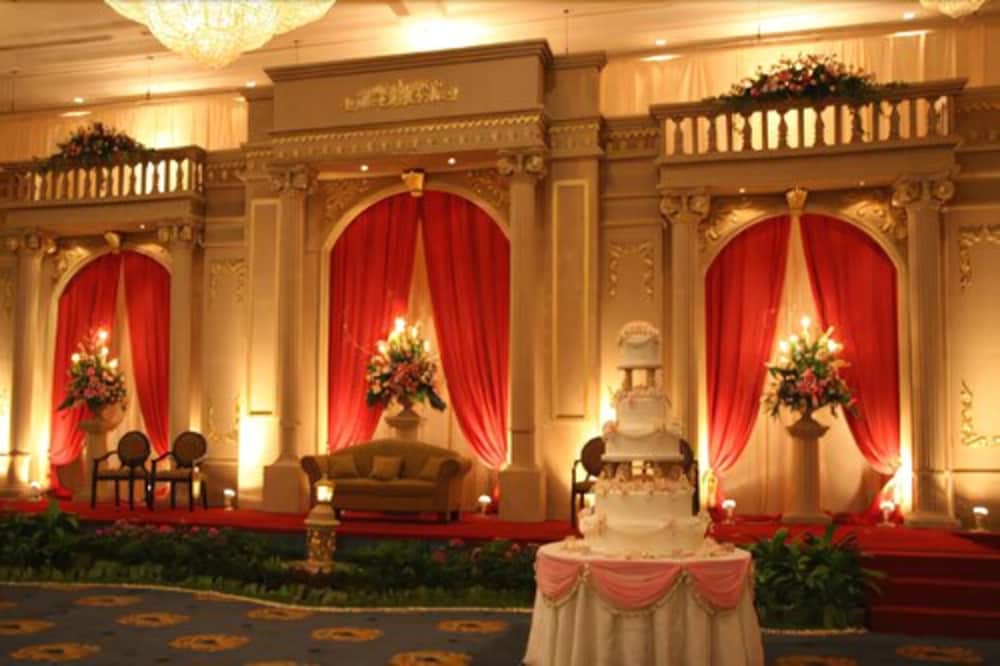 Фото Menara Peninsula Hotel Jakarta