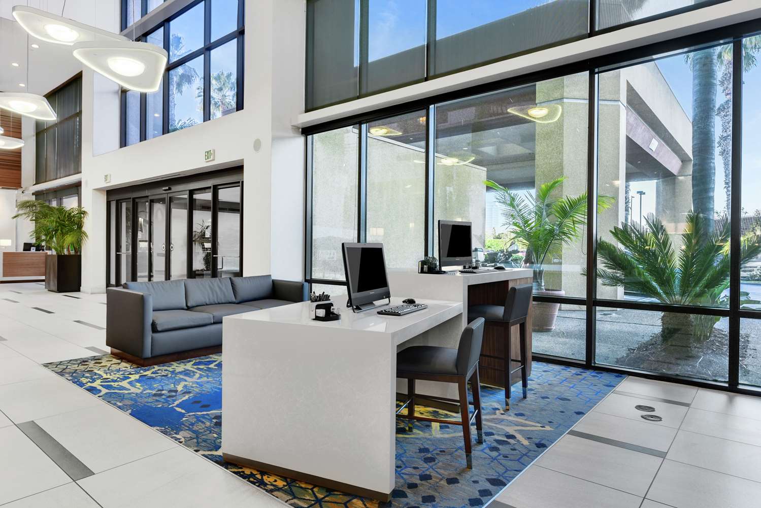 Фото Embassy Suites by Hilton Anaheim Orange