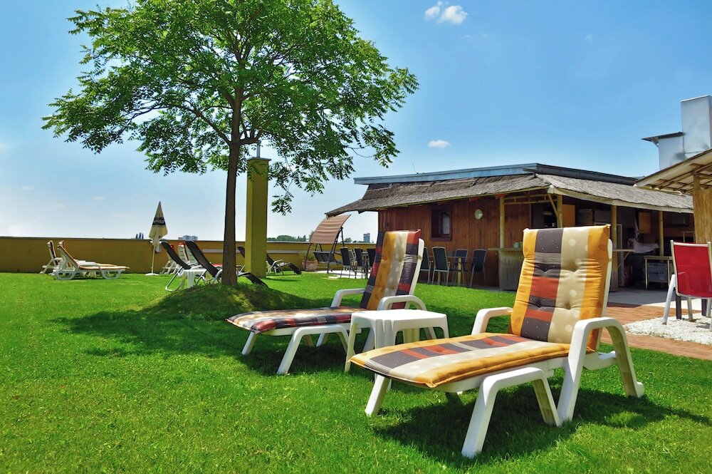 Фото Novapark Flugzeughotel Graz