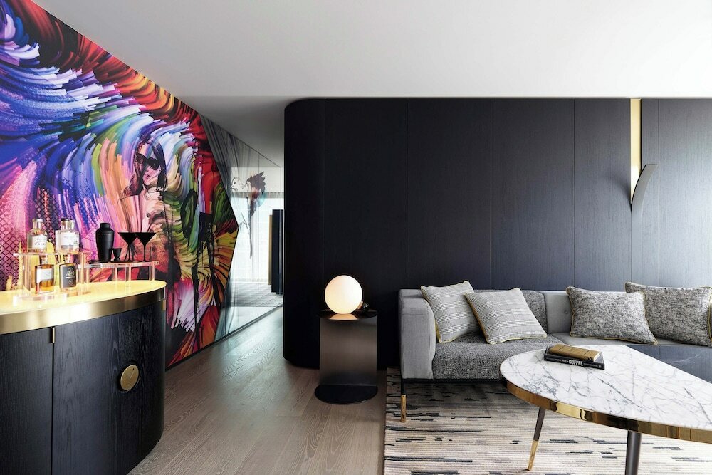 Фото W Melbourne