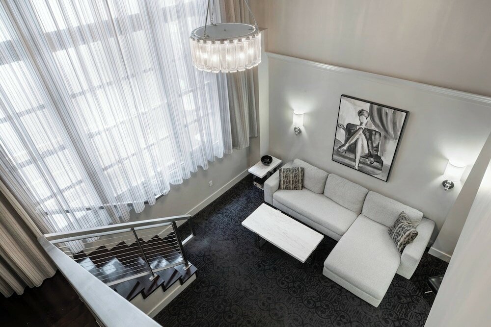 Фото Ambassador Hotel Kansas City, Autograph Collection