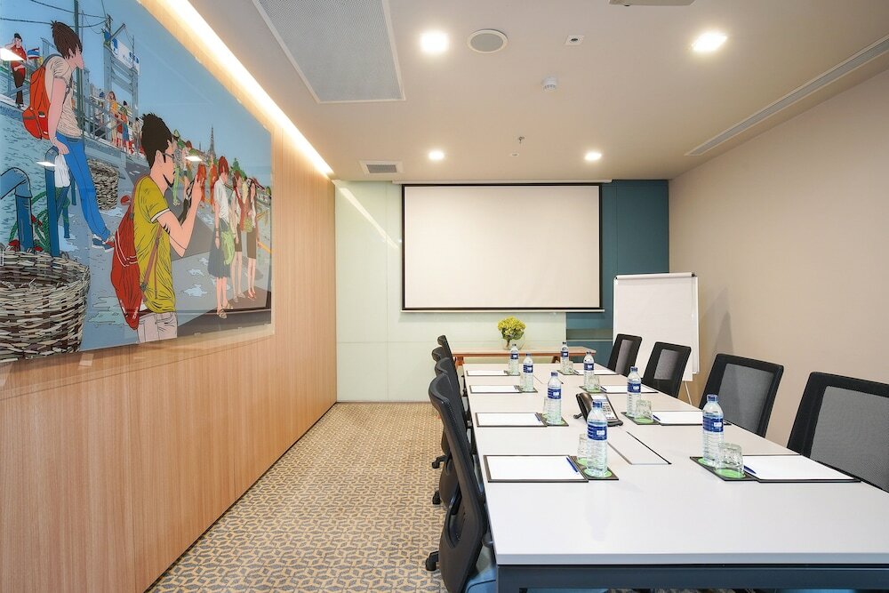 Фото Holiday Inn Express Bangkok Sathorn