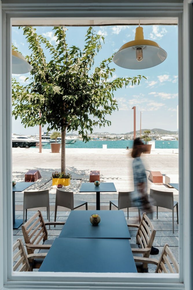 Фото Ryans La Marina