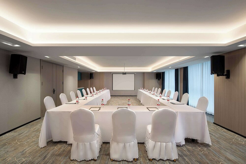 Фото Microtel by Wyndham Qingdao Huangdao