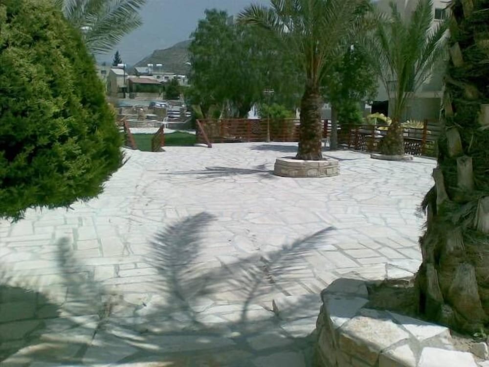 Фото Moniatis Hotel