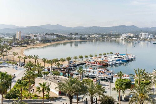 Внешний вид отеля The Red Hotel by Ibiza Feeling  в Сан-Антонио-де-Портмани, фото 2