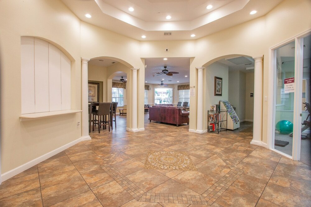 Фото Berkley Lake Townhomes