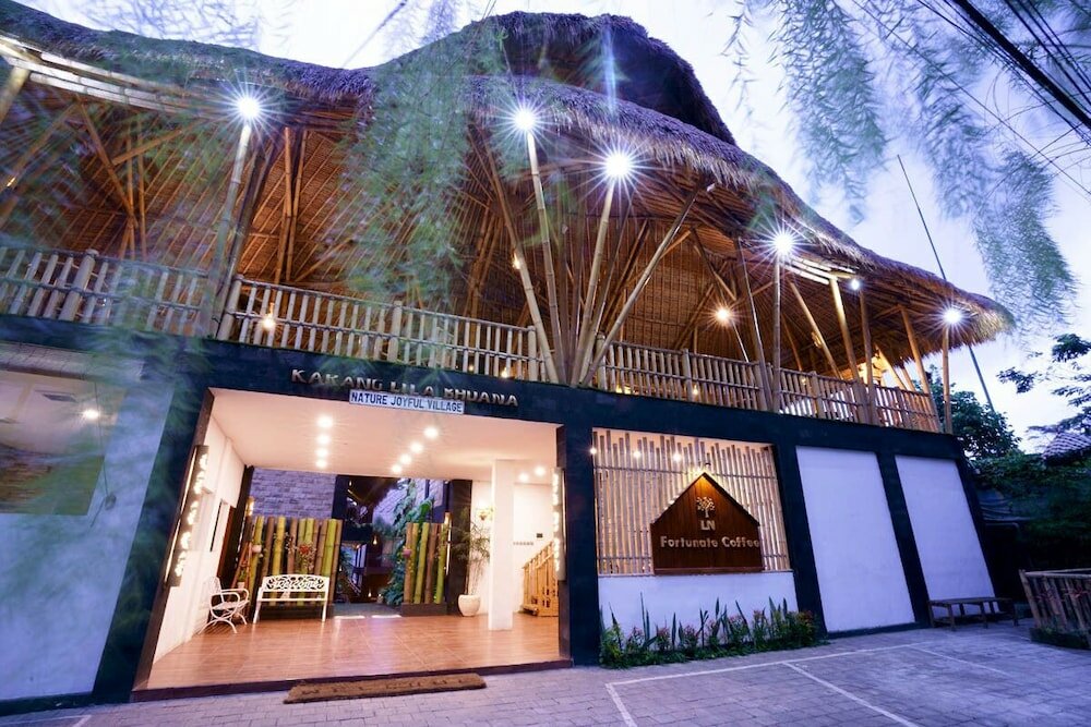 Фото Karang Lila Bhuana