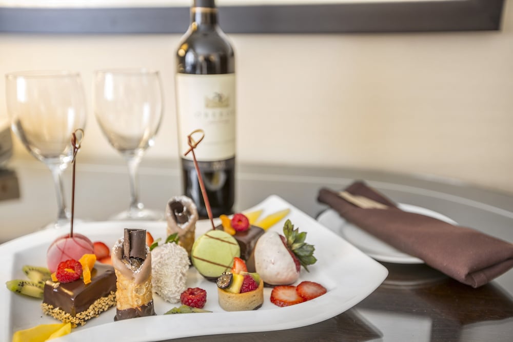 Фото Omni Los Angeles Hotel at California Plaza