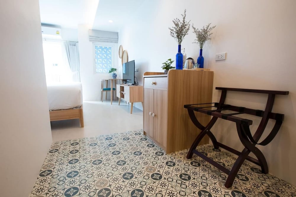 Фото Dee Prom Pattaya Hotel