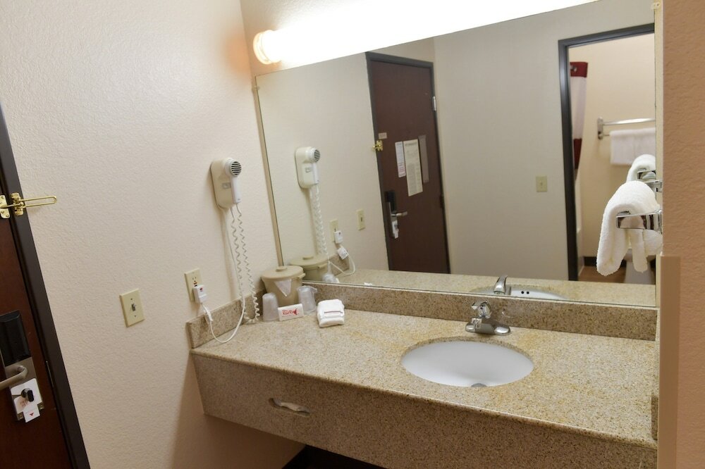Фото Baymont Inn & Suites by Wyndham Lincoln Ne