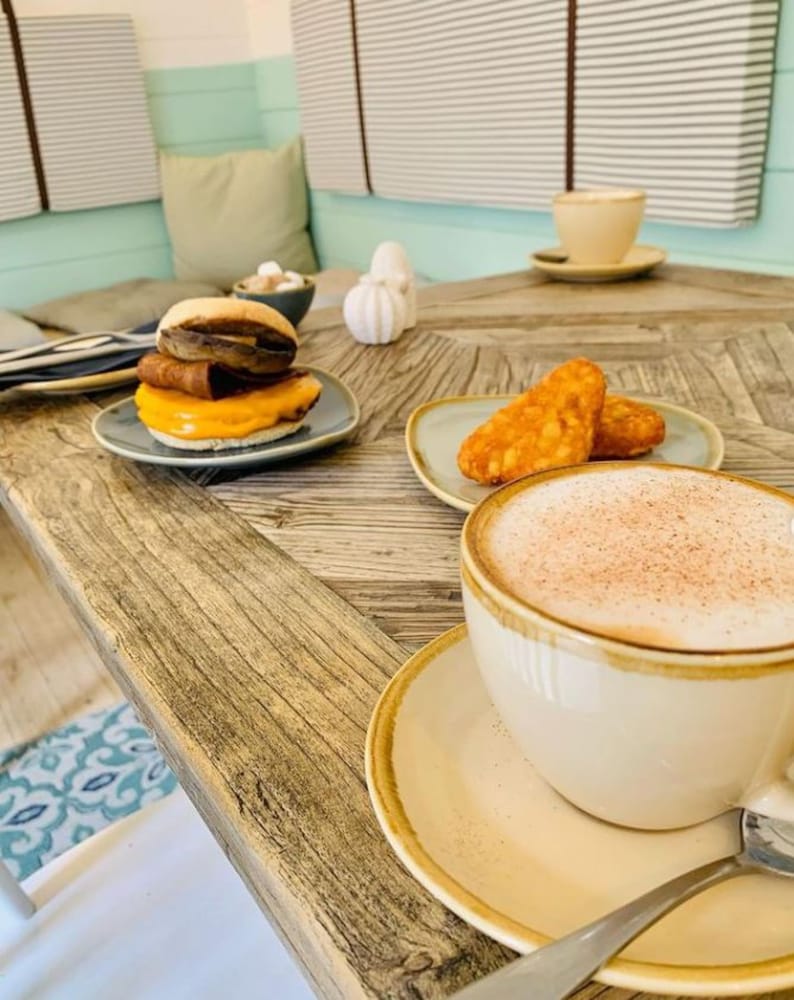 Фото Stattons Hotel & Restaurant