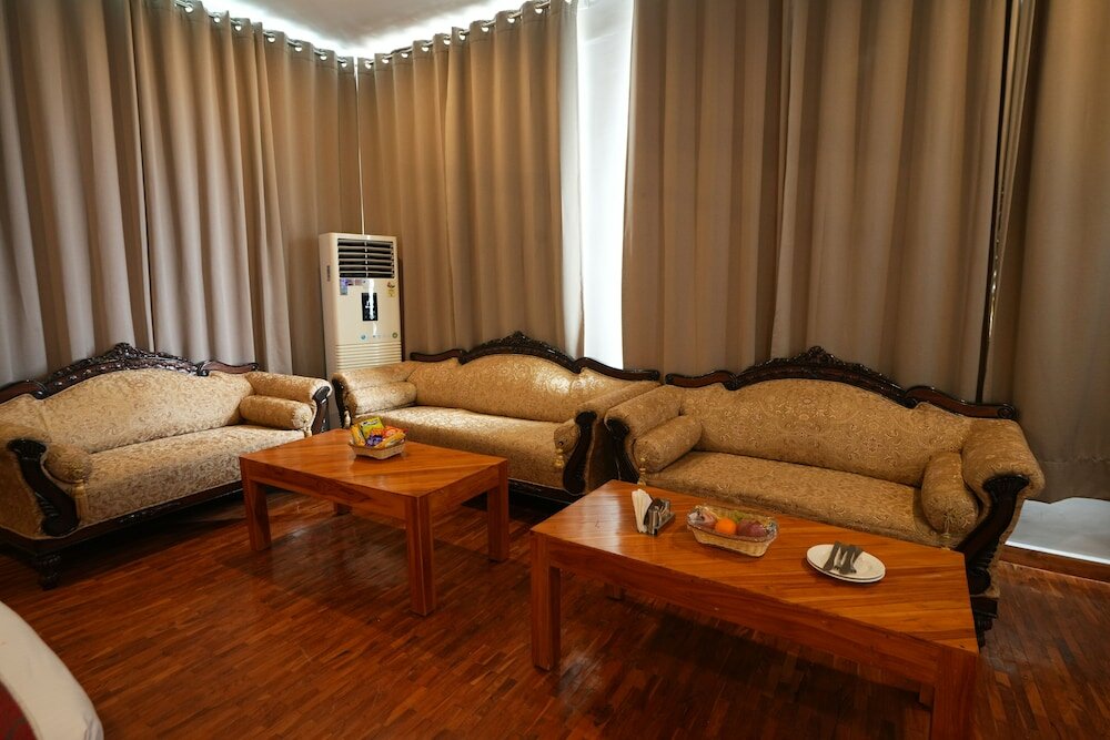 Фото Sterling Banquet and Hotel