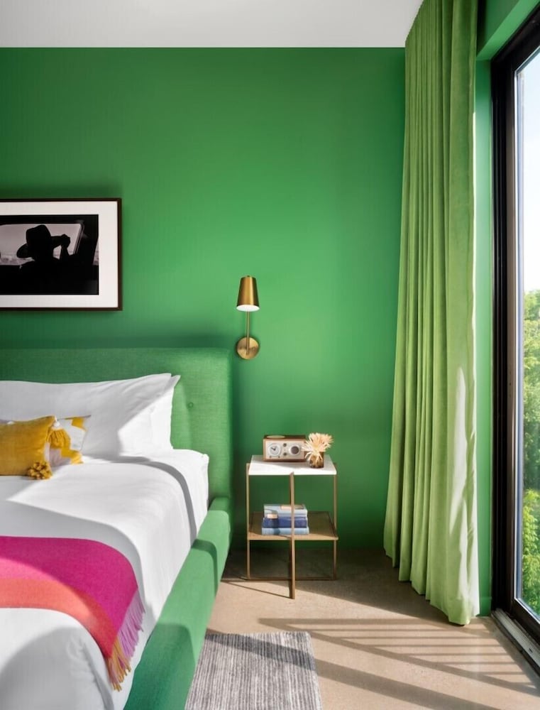 Фото The Ruby Hotel