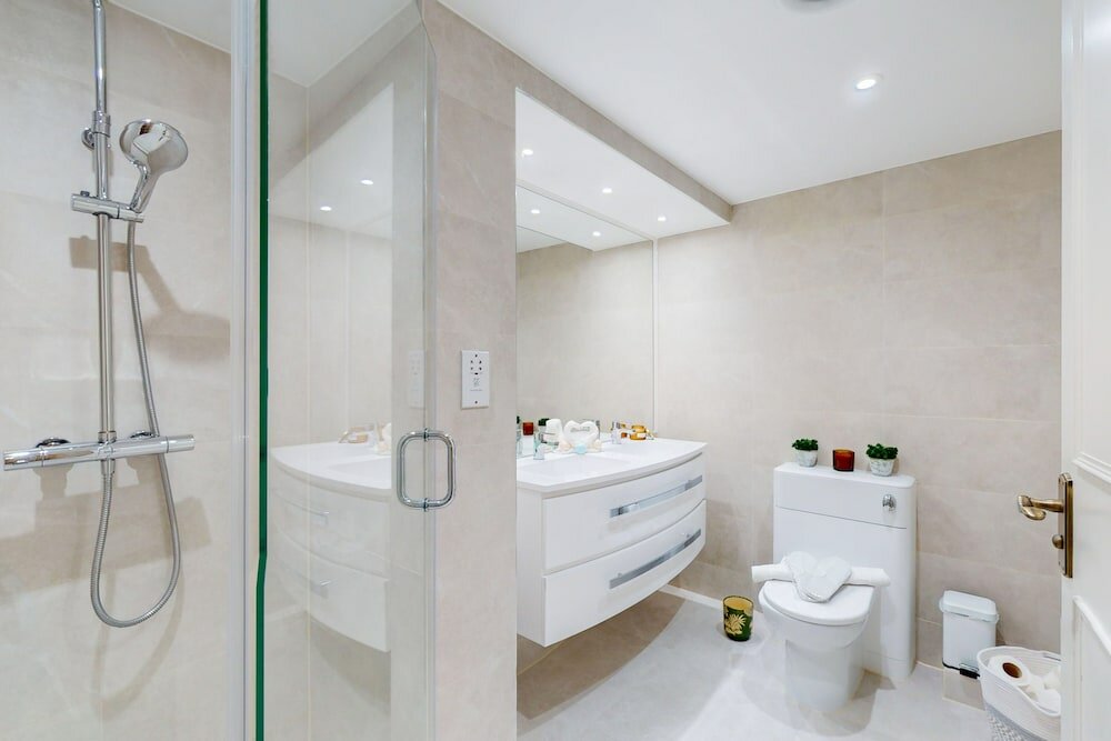 Фото Park Lane Apartments - Clarges St