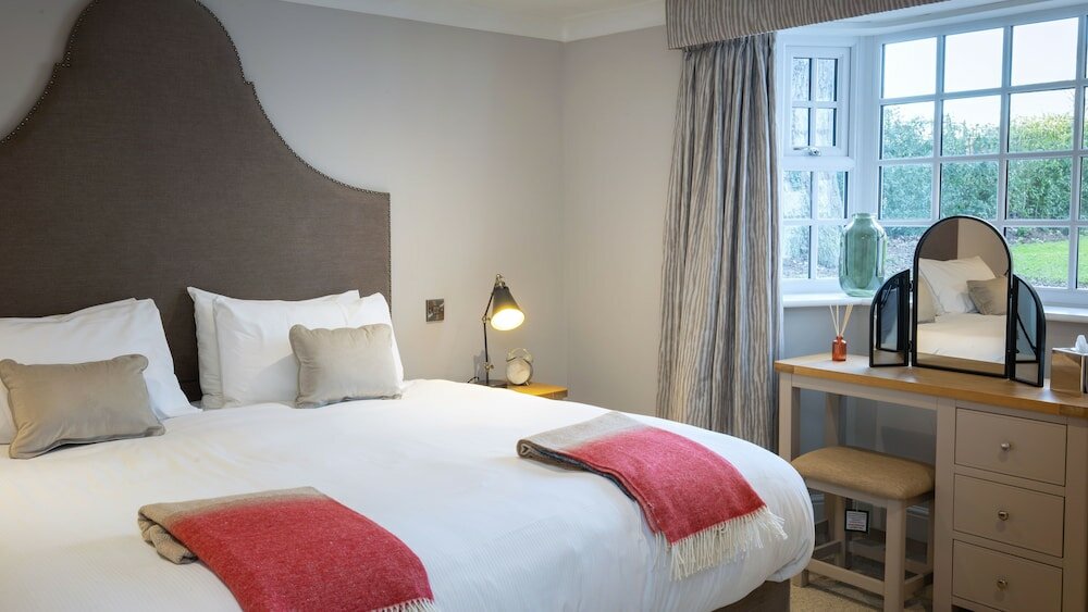 Фото Rowton Hall Hotel and SPA