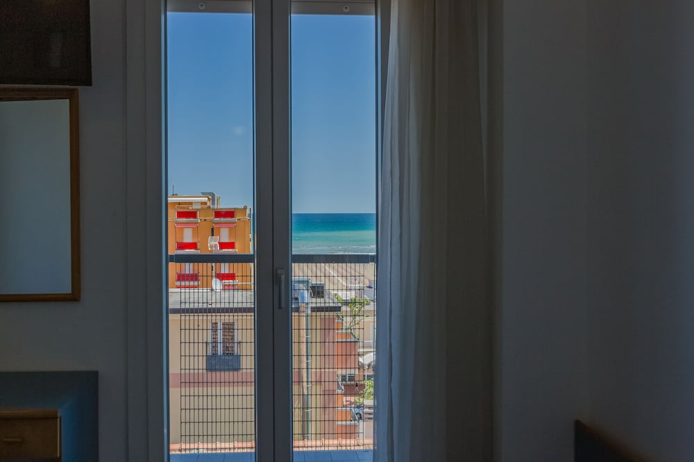 Фото Hotel Eiffel