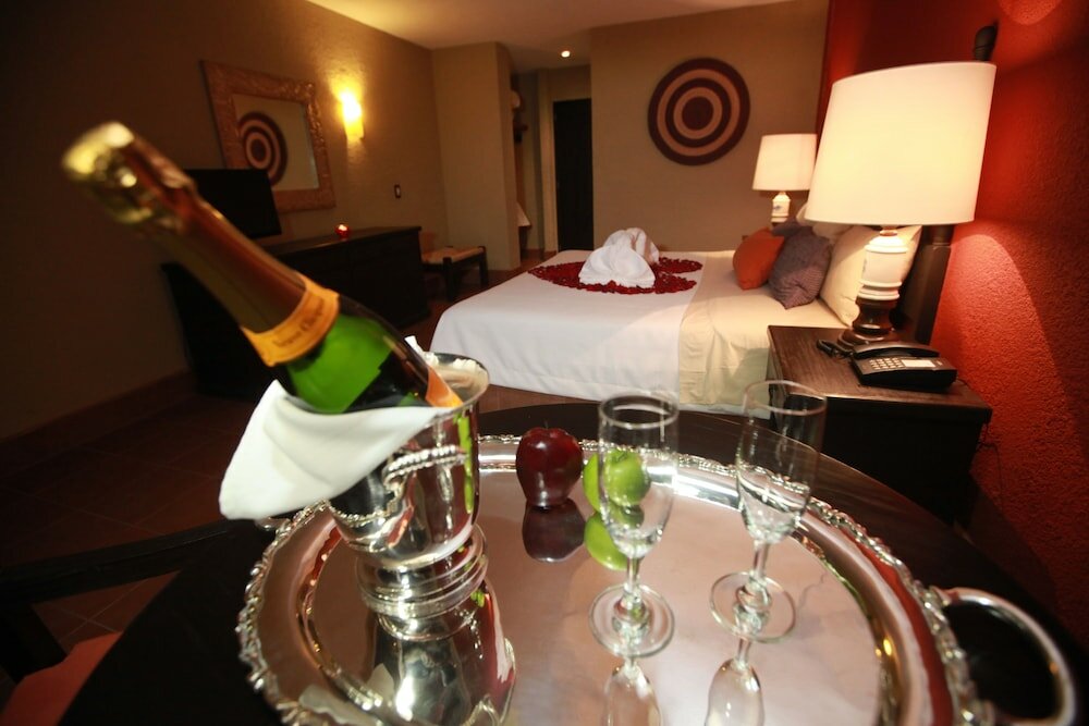 Фото Hotel Montetaxco