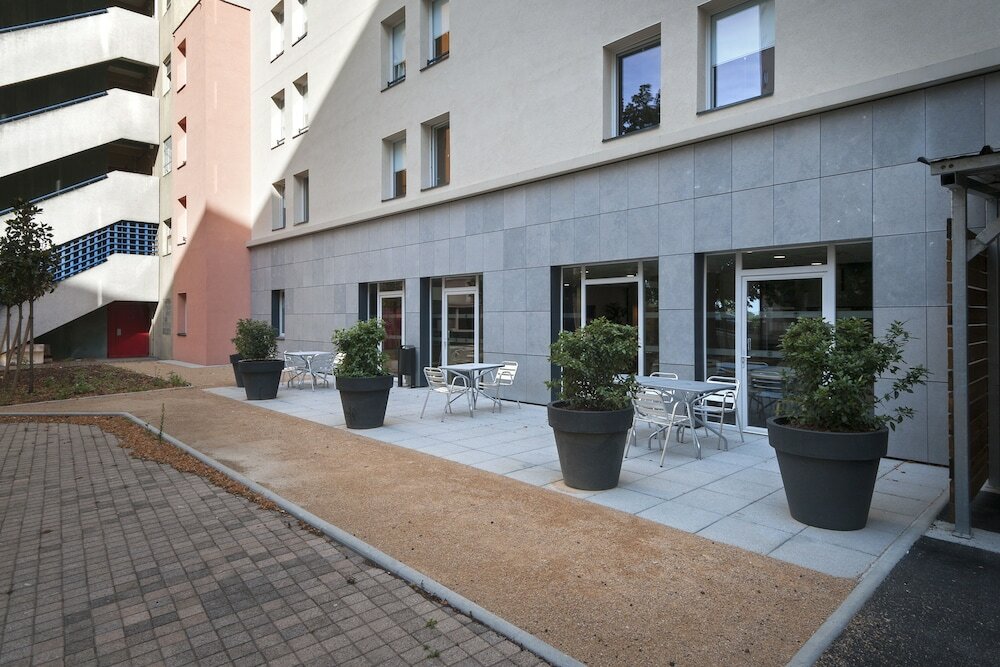 Фото B&b Hotel Lyon Caluire Cité Internationale