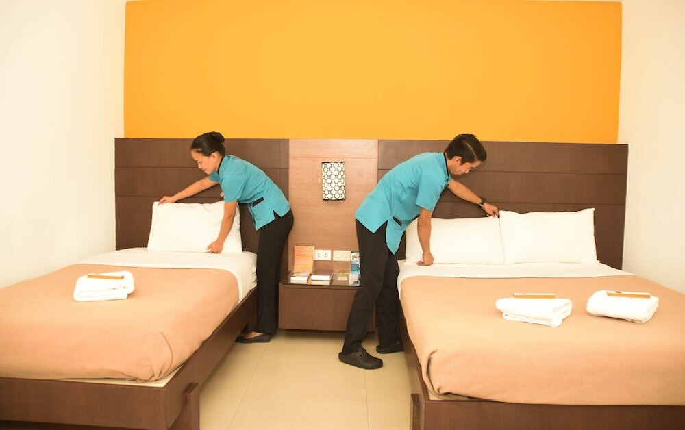 Фото Tacloban Plaza Hotel