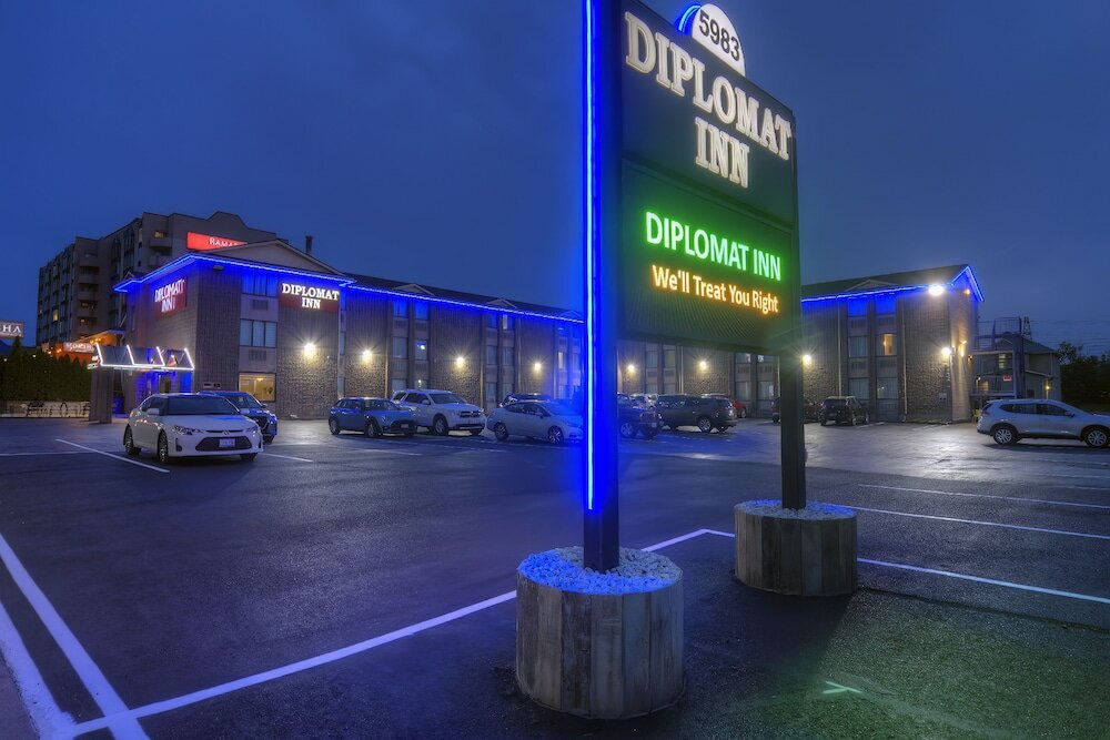 Фото Diplomat Inn