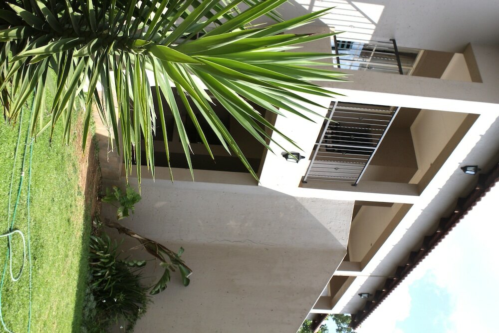 Фото Airport Lodge Guest House