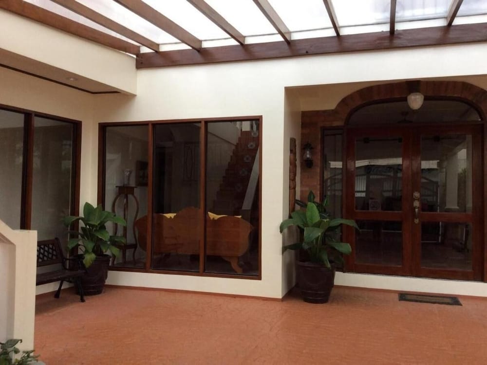 Фото Casa Roces Bed and Breakfast