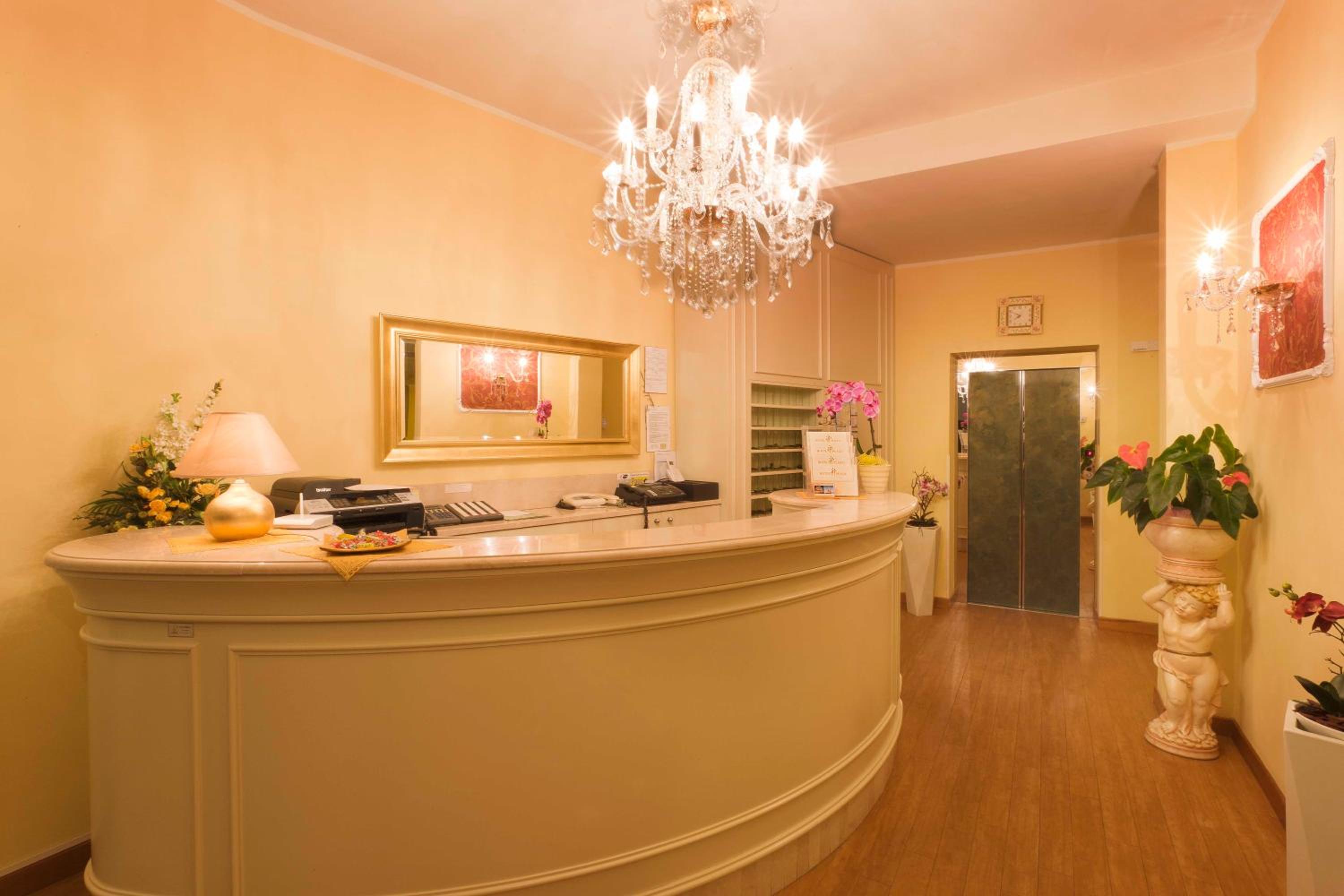 Фото Hotel Plaza