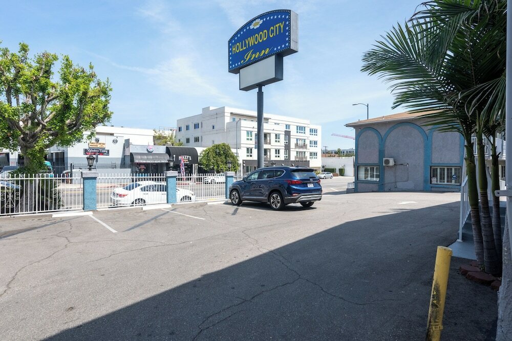 Фото Hollywood City Inn