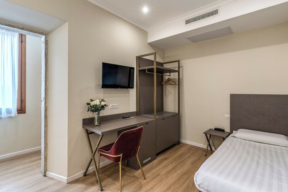 Фото Flower Garden Hotel Rome