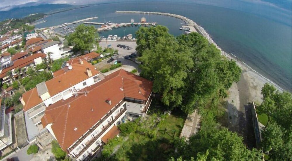 Фото отеля 2